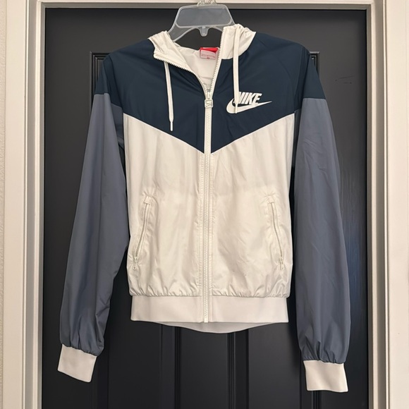 Nike Windrunner Jacket - Picture 1 of 4
